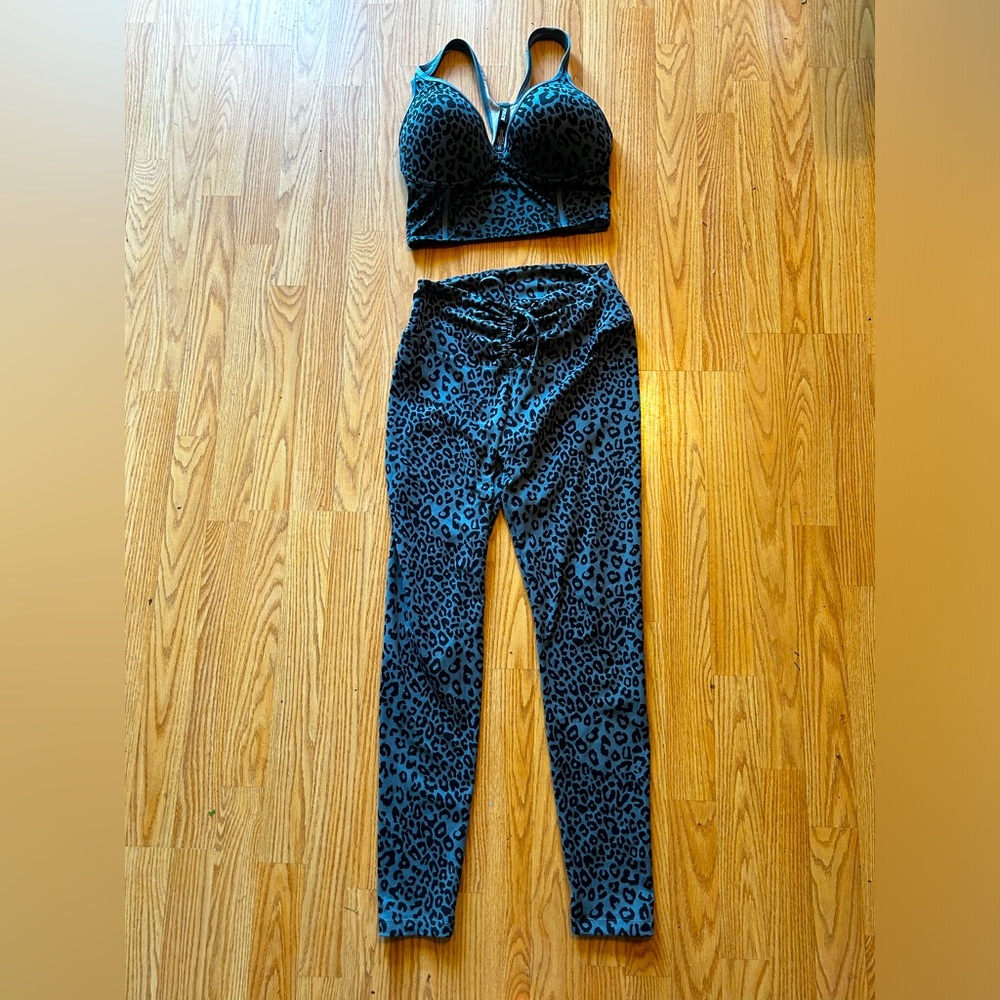 VS Pink Active wear dark teal cheetah print outfit sz M